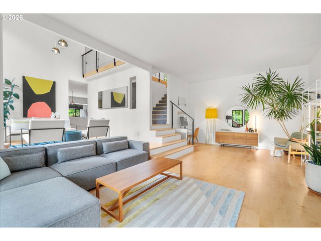230 S CANBY St, Portland, OR 97219