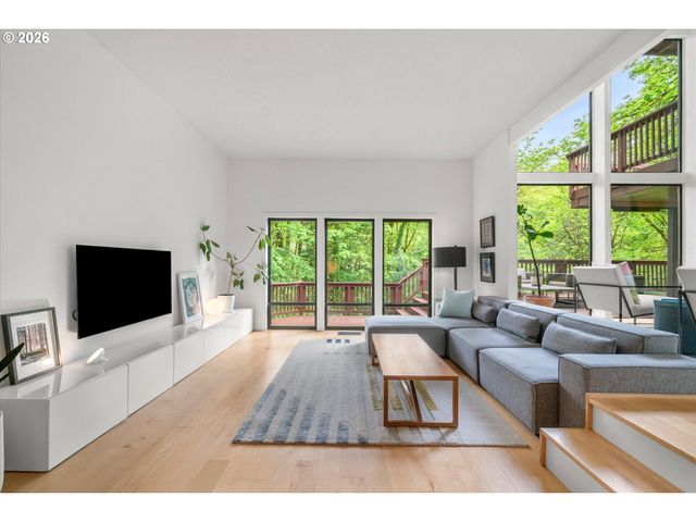 230 S CANBY St, Portland, OR 97219