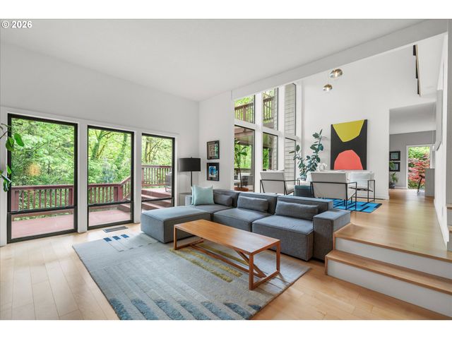 230 S CANBY St, Portland, OR 97219