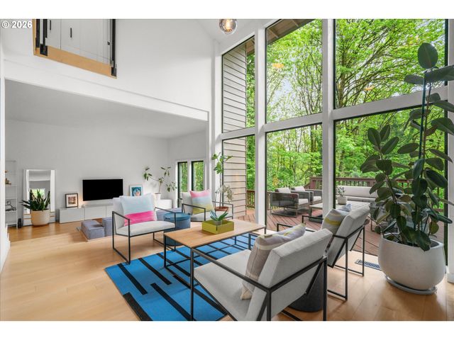 230 S CANBY St, Portland, OR 97219