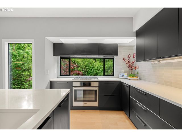 230 S CANBY St, Portland, OR 97219