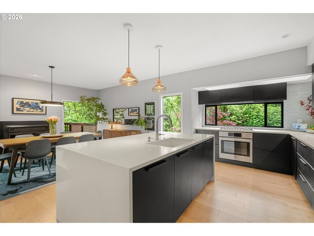 230 S CANBY St, Portland, OR 97219