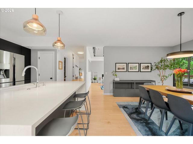 230 S CANBY St, Portland, OR 97219