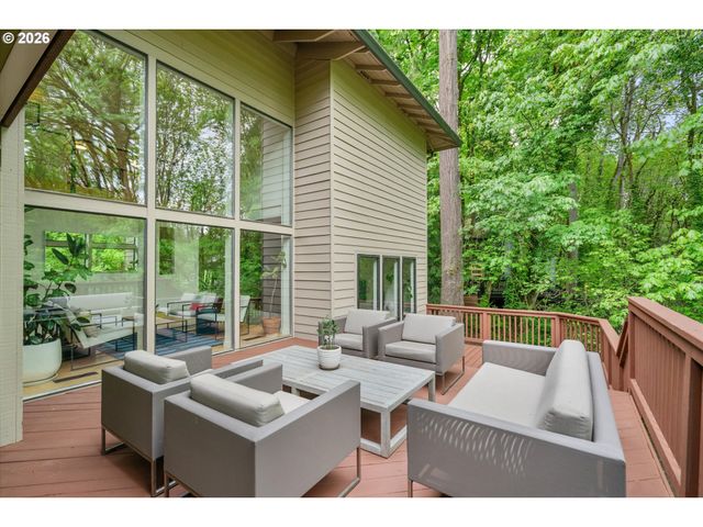 230 S CANBY St, Portland, OR 97219