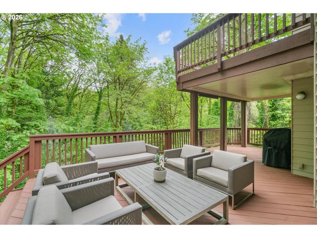 230 S CANBY St, Portland, OR 97219