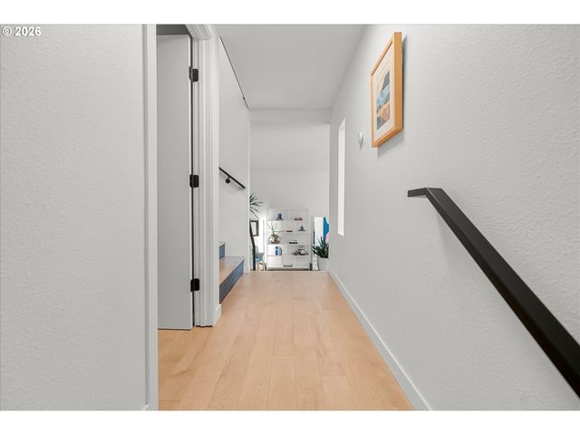 230 S CANBY St, Portland, OR 97219