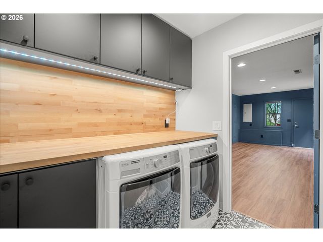 230 S CANBY St, Portland, OR 97219