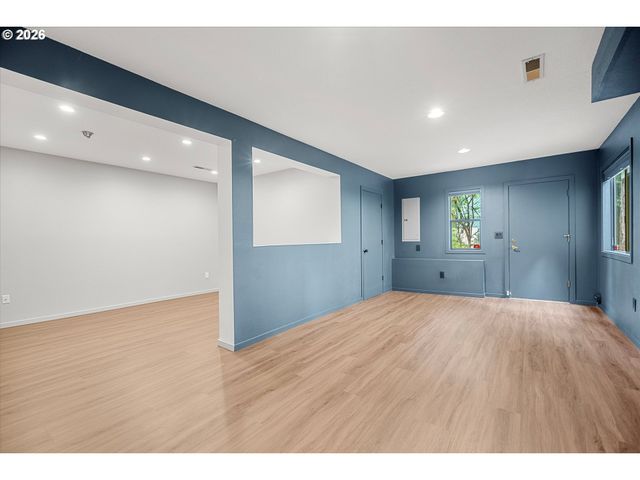 230 S CANBY St, Portland, OR 97219
