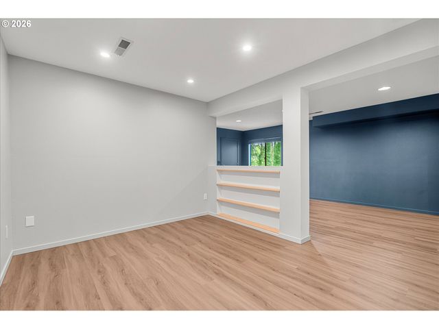 230 S CANBY St, Portland, OR 97219