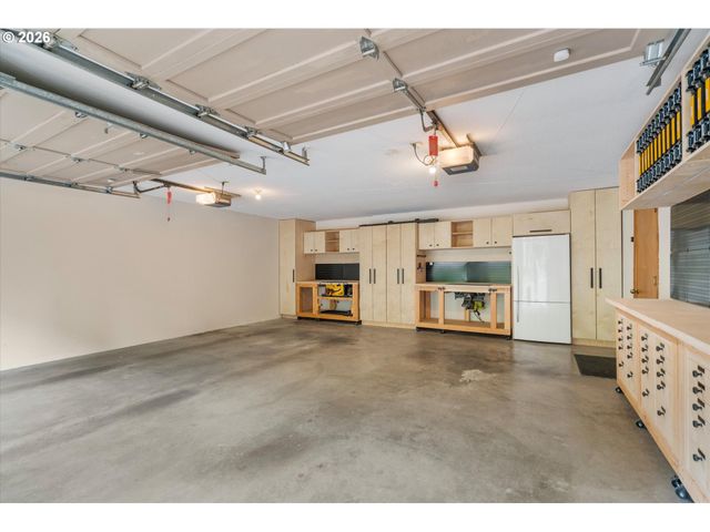 230 S CANBY St, Portland, OR 97219
