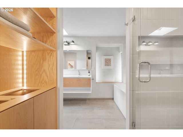 230 S CANBY St, Portland, OR 97219