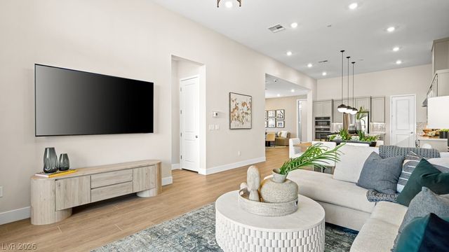1985 Harmony Gardens Street, Las Vegas, NV 89138