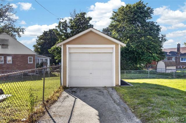 2233 Brown Road, Overland, MO 63114