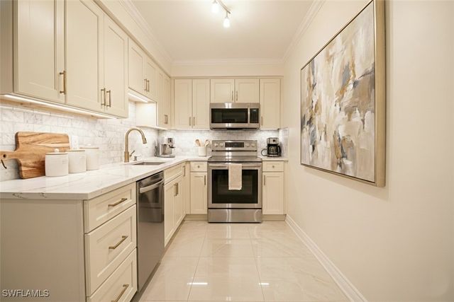 800 S Golf DR N205, Naples, FL 34102