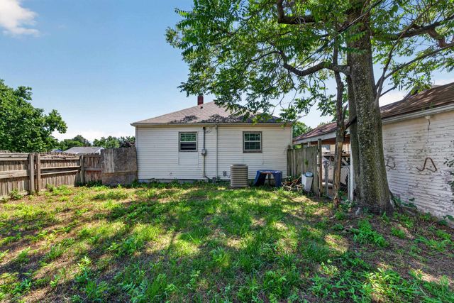 2135 S Washington, Wichita, KS 67211