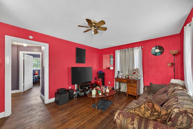 2135 S Washington, Wichita, KS 67211