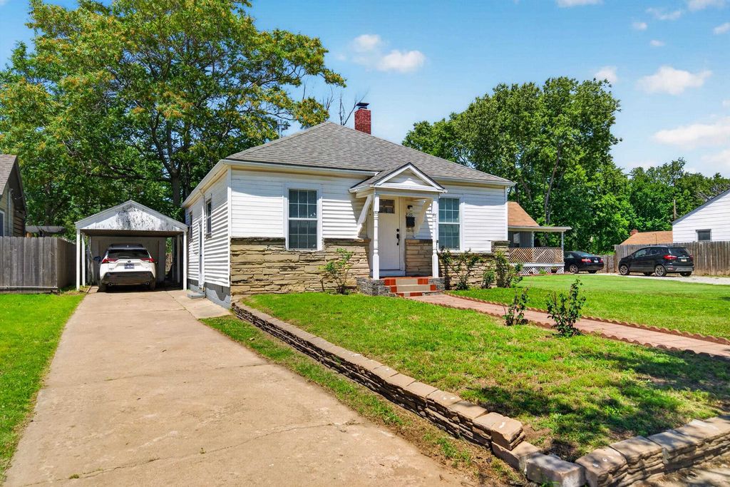 2135 S Washington, Wichita, KS 67211