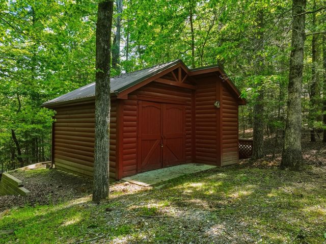 105 Blackberry Falls Court, Ellijay, GA 30536