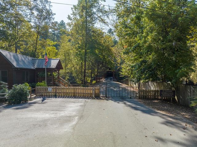 105 Blackberry Falls Court, Ellijay, GA 30536