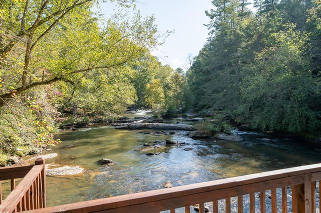 105 Blackberry Falls Court, Ellijay, GA 30536