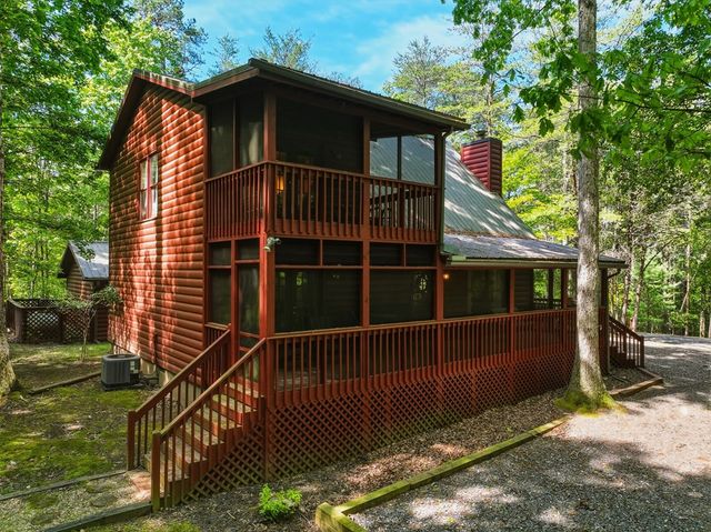 105 Blackberry Falls Court, Ellijay, GA 30536