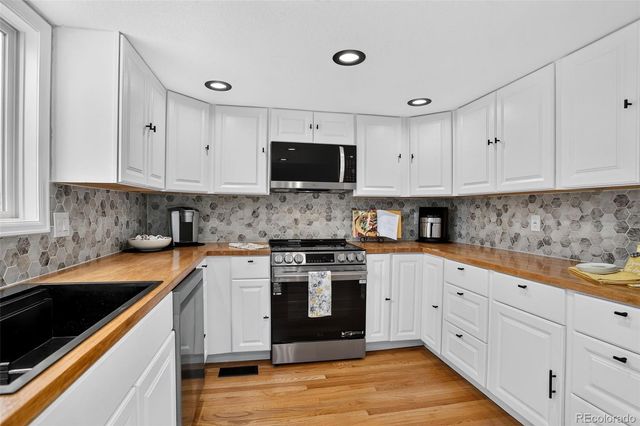 87 Buckthorn Drive, Littleton, CO 80127