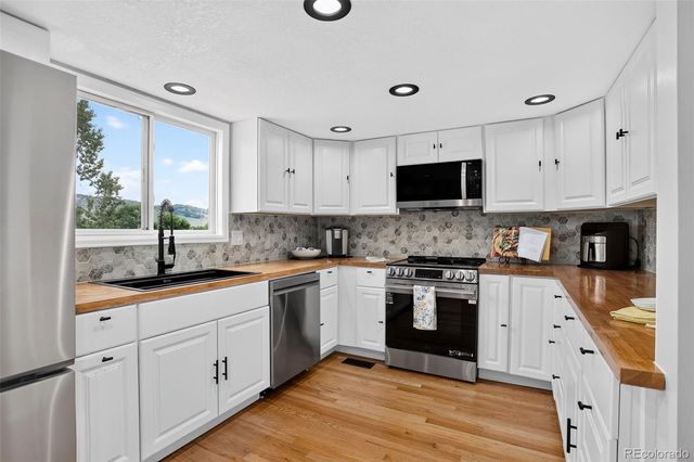 87 Buckthorn Drive, Littleton, CO 80127