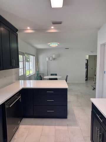 1107 S 15th Avenue, Hollywood, FL 33020