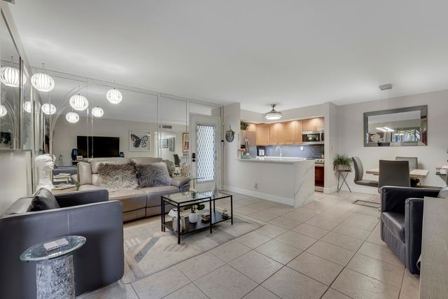 15484 Lakes Of Delray Boulevard 103, Delray Beach, FL 33484