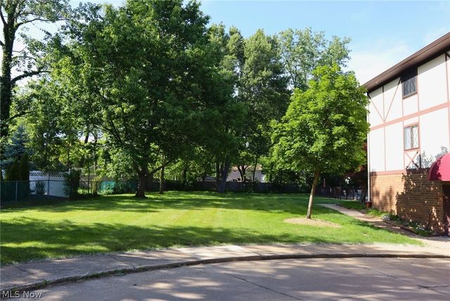 4849 Grace Road, North Olmsted, OH 44070