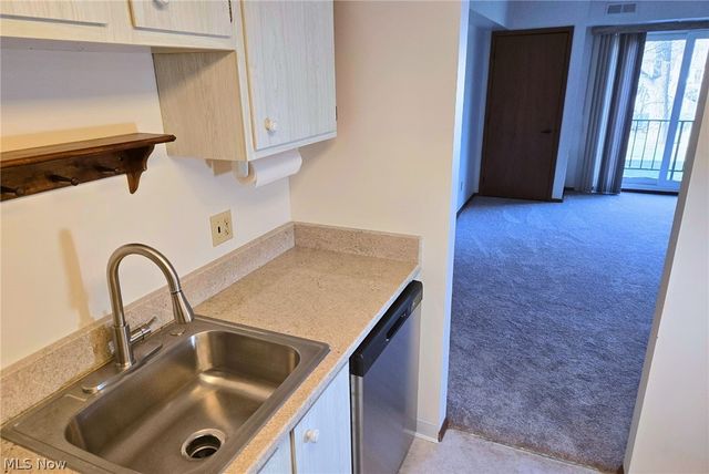 4849 Grace Road, North Olmsted, OH 44070