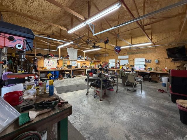 1200 rounds Road, Batesville, AR 72501