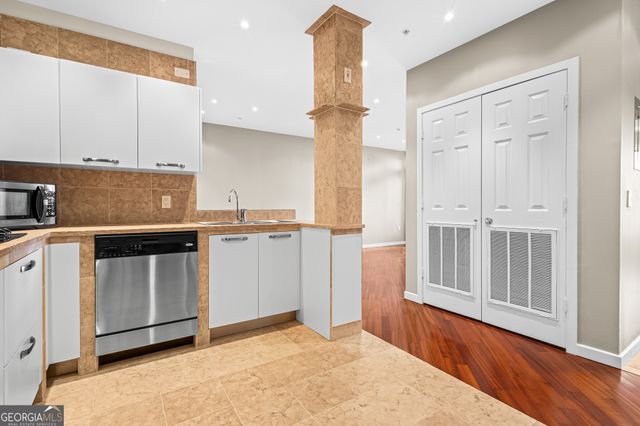3334 Peachtree Road NE 1410, Atlanta, GA 30326