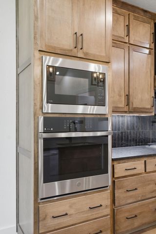 5274 N Seacrest Drive, Ozark, MO 65721