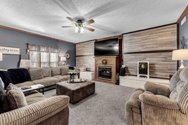 8433 W Veterans Boulevard, Clever, MO 65631