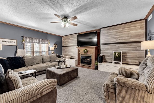 8433 W Veterans Boulevard, Clever, MO 65631