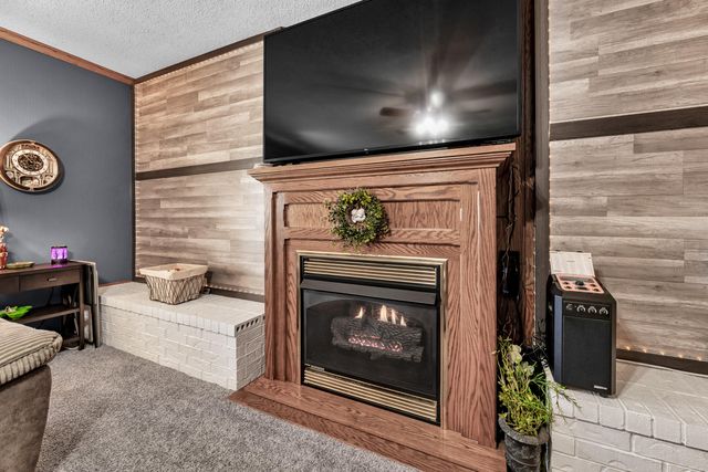 8433 W Veterans Boulevard, Clever, MO 65631