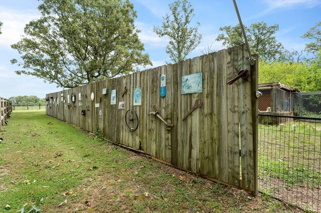 8433 W Veterans Boulevard, Clever, MO 65631