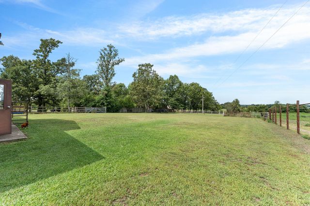 8433 W Veterans Boulevard, Clever, MO 65631