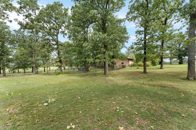 8433 W Veterans Boulevard, Clever, MO 65631