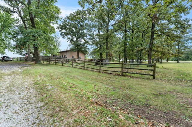 8433 W Veterans Boulevard, Clever, MO 65631