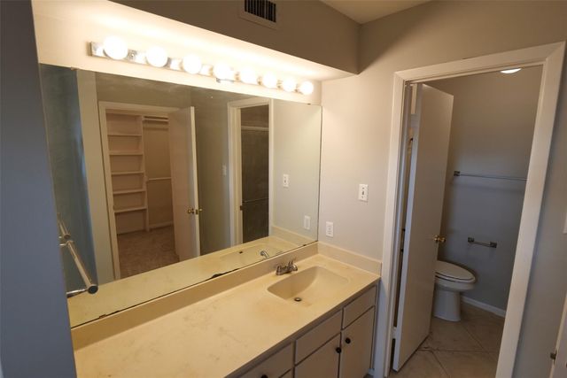 9526 Val Verde Street, Houston, TX 77063