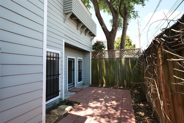 9526 Val Verde Street, Houston, TX 77063