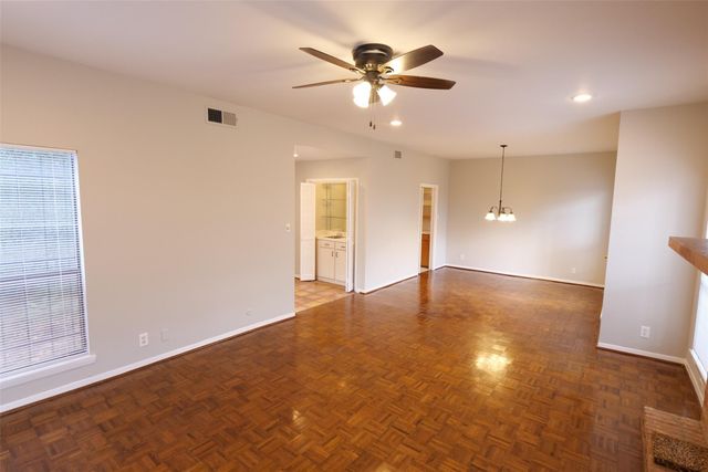 9526 Val Verde Street, Houston, TX 77063