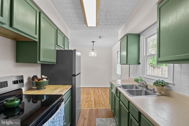 40 LEA RD, Colonial Beach, VA 22443