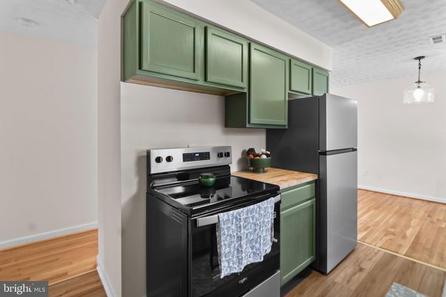 40 LEA RD, Colonial Beach, VA 22443