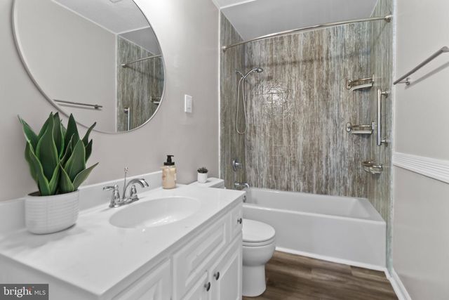 40 LEA RD, Colonial Beach, VA 22443