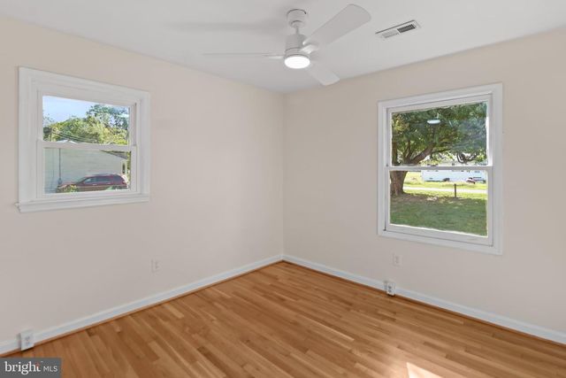 40 LEA RD, Colonial Beach, VA 22443
