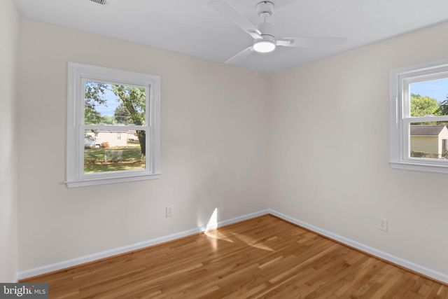 40 LEA RD, Colonial Beach, VA 22443