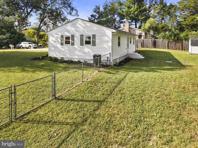 40 LEA RD, Colonial Beach, VA 22443